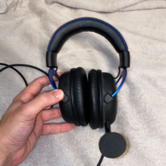 HyperX Gaming Headset (PlayStation design) - Picture 3 of 6